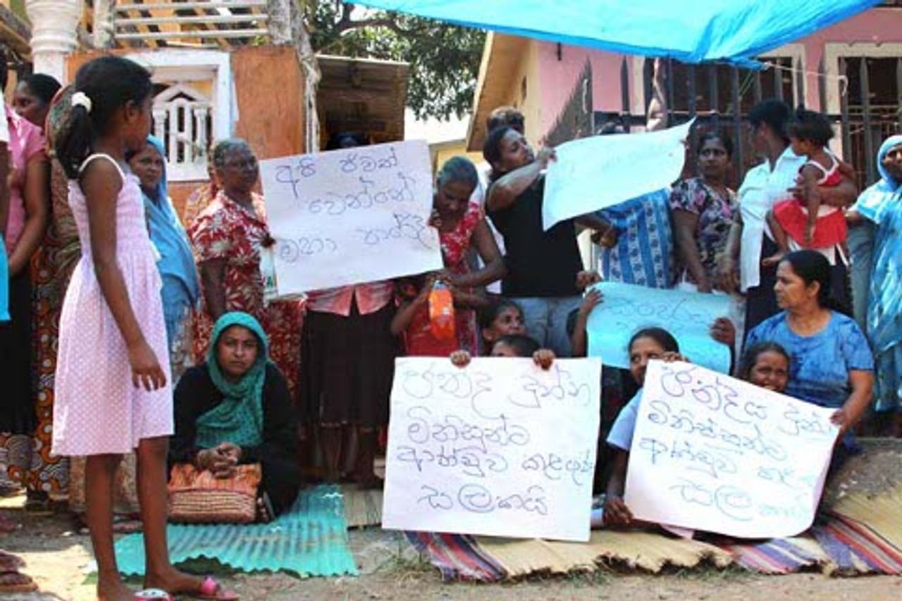 Picketing residents